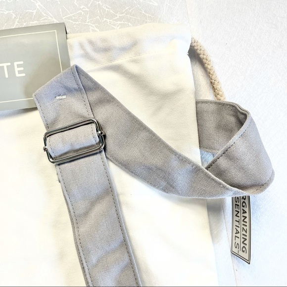 Organizing Essentials Laundry Tote - Picture 7 of 9